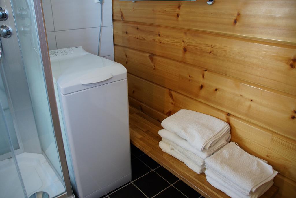 Aaroybukt Guesthouse Aroybukta Extérieur photo