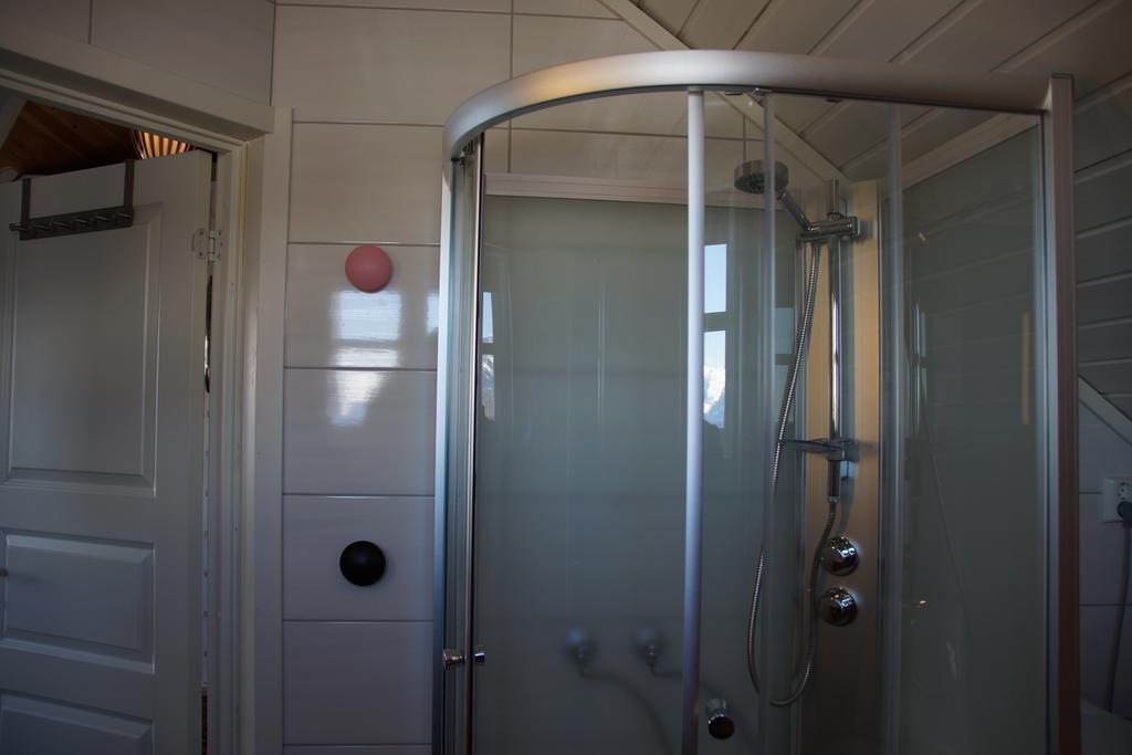 Aaroybukt Guesthouse Aroybukta Extérieur photo