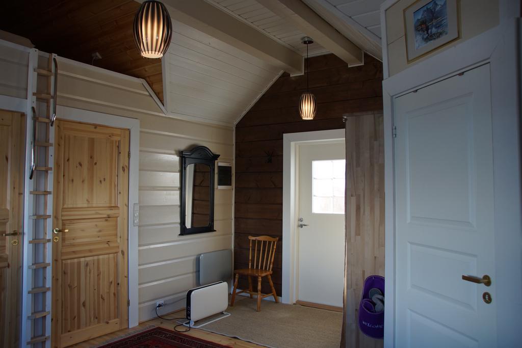 Aaroybukt Guesthouse Aroybukta Extérieur photo