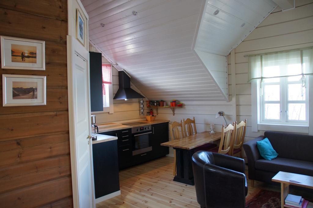 Aaroybukt Guesthouse Aroybukta Extérieur photo